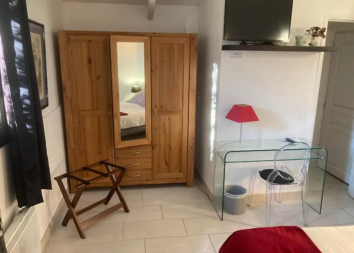 Logis Des Magnans -les Terrasses Du Coutach - Frühstückspension 3*